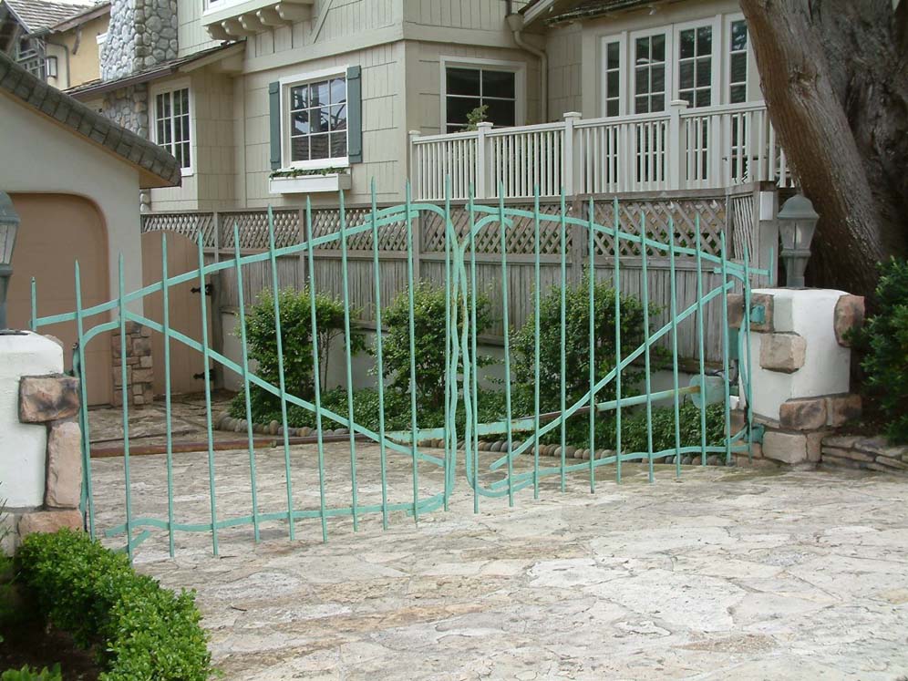 Open-Style Gate